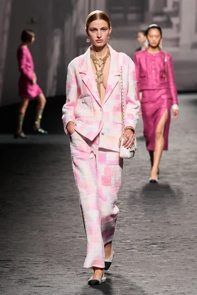 Look 39